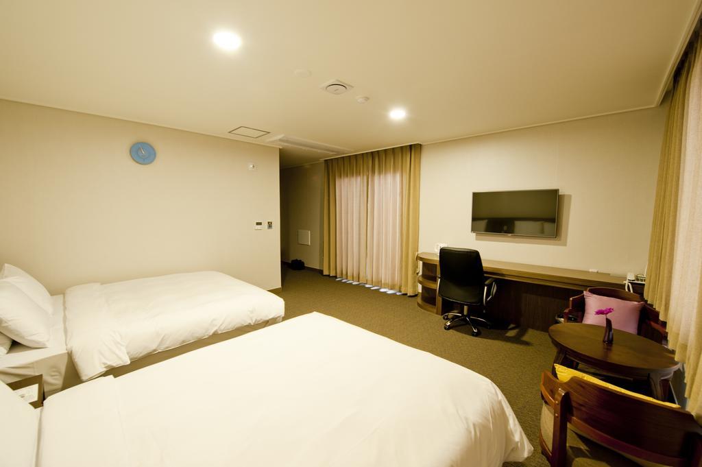 Jeonju Yeonghwa Hotel Quarto foto